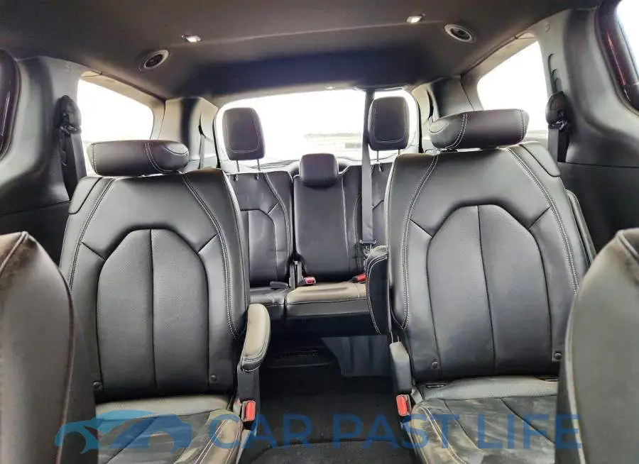 2C4RC1BG1TR185393# 10