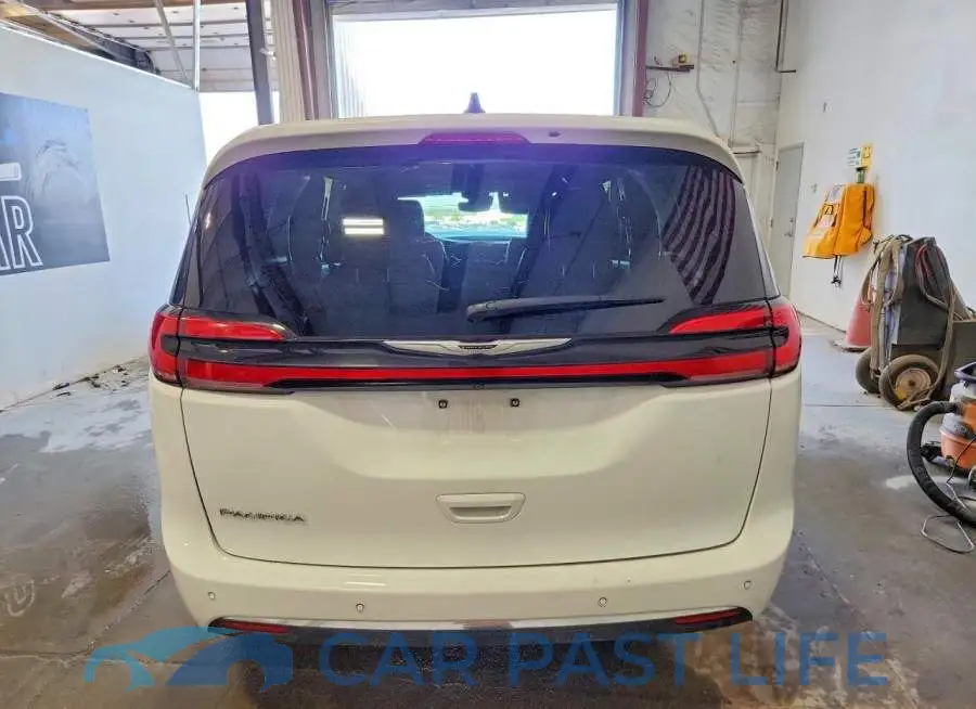 2C4RC1BG7SR514807# 6