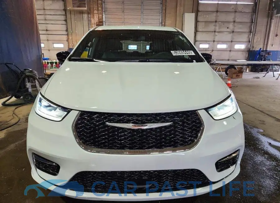 2C4RC1BG7TR260596# 5