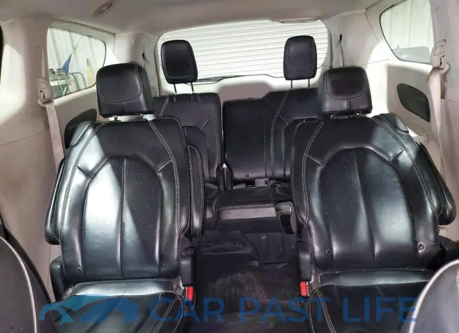 2C4RC1DG8LR265318# 10