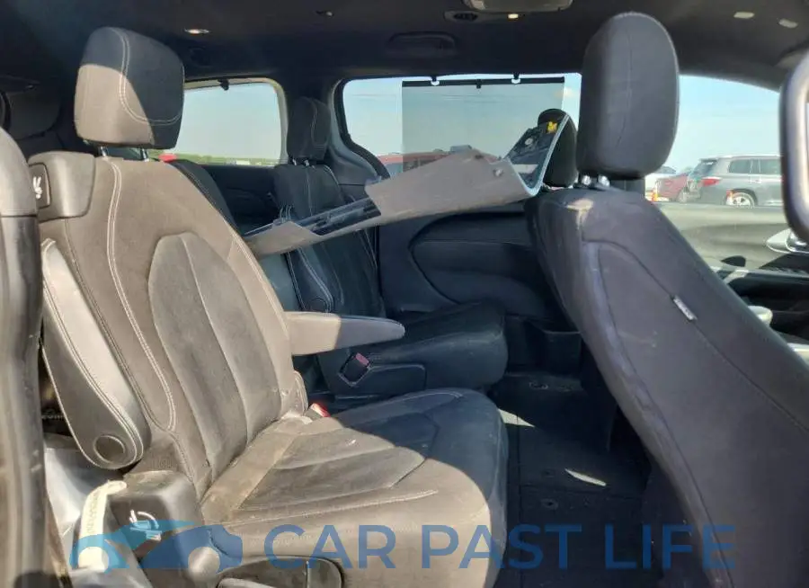 2C4RC1FG3LR261898# 11