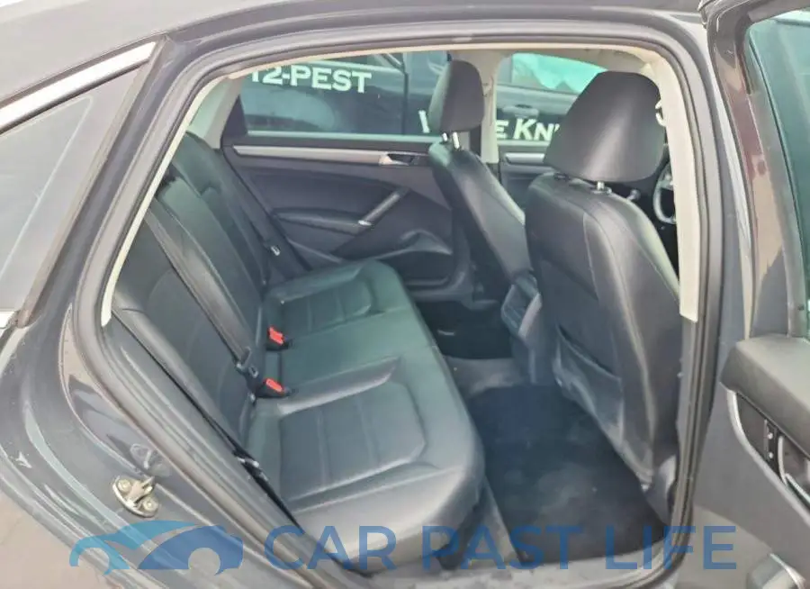 1VWDT7A32HC052456# 10