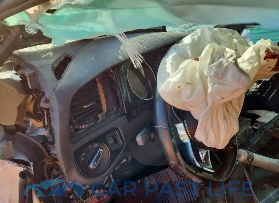 3VW4T7AU4HM062235# 9
