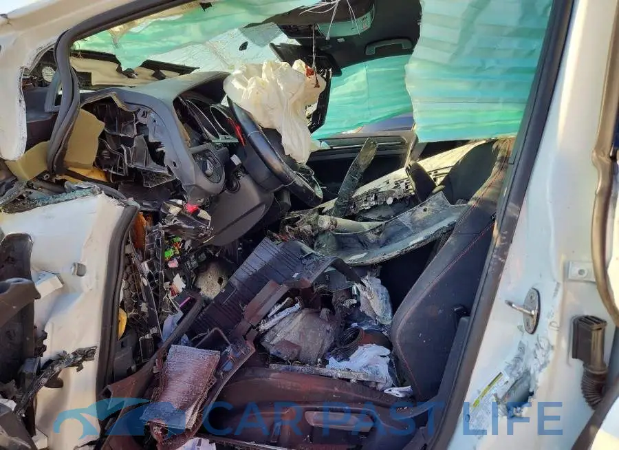 3VW4T7AU4HM062235# 7