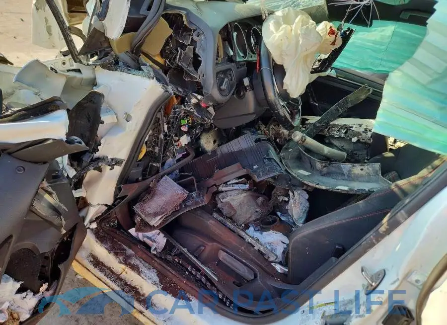 3VW4T7AU4HM062235# 8