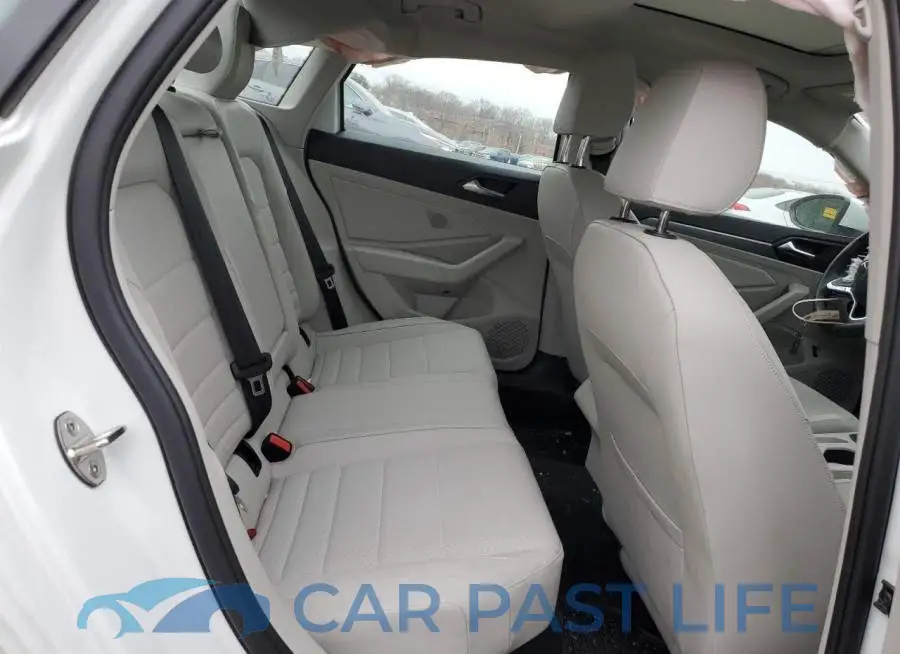 3VW7M7BU8RM069280# 10
