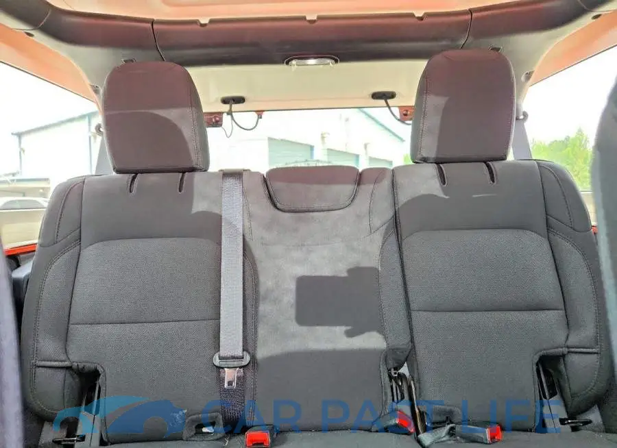 1C4HJXEN4PW702620# 10
