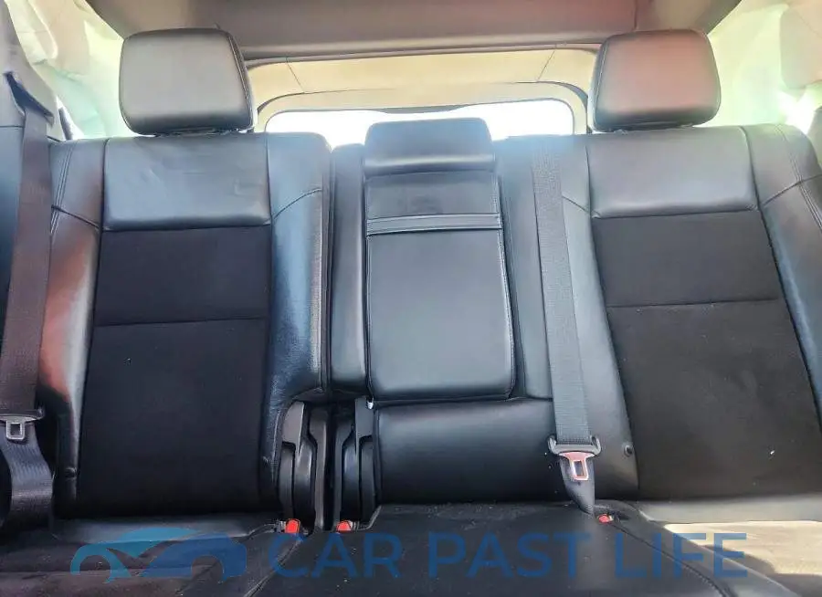 1C4RJEAG2LC317049# 10