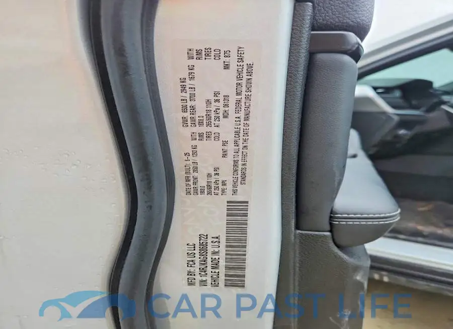 1C4RJKAG8S8685722# 14