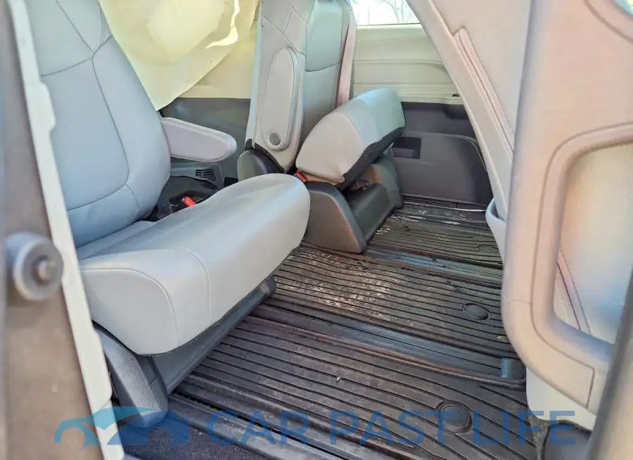5TDYSKFC8RS124909# 11