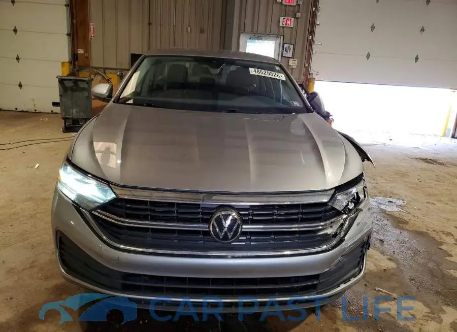 3VW5M7BU0RM044011# 5