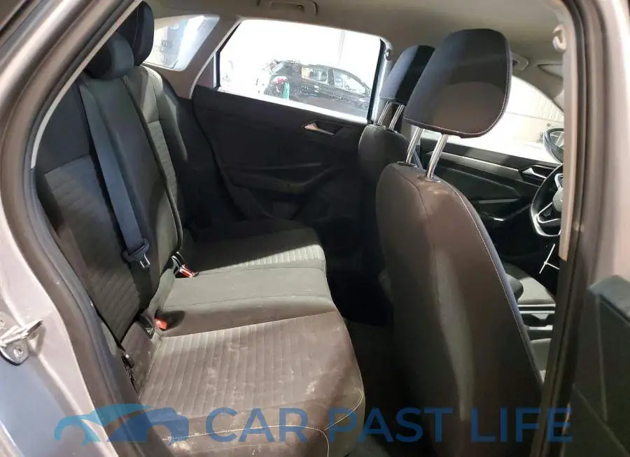 3VW5M7BU0RM044011# 10