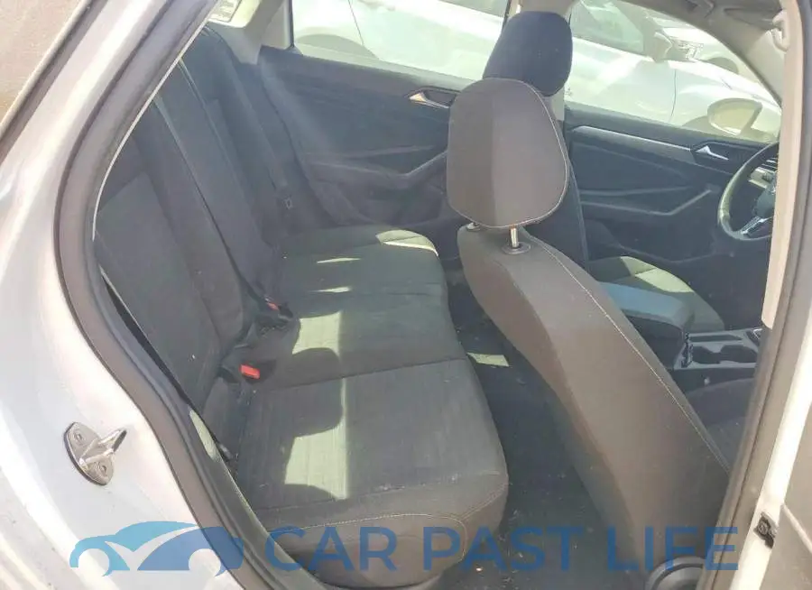 3VW5M7BU4RM098251# 10