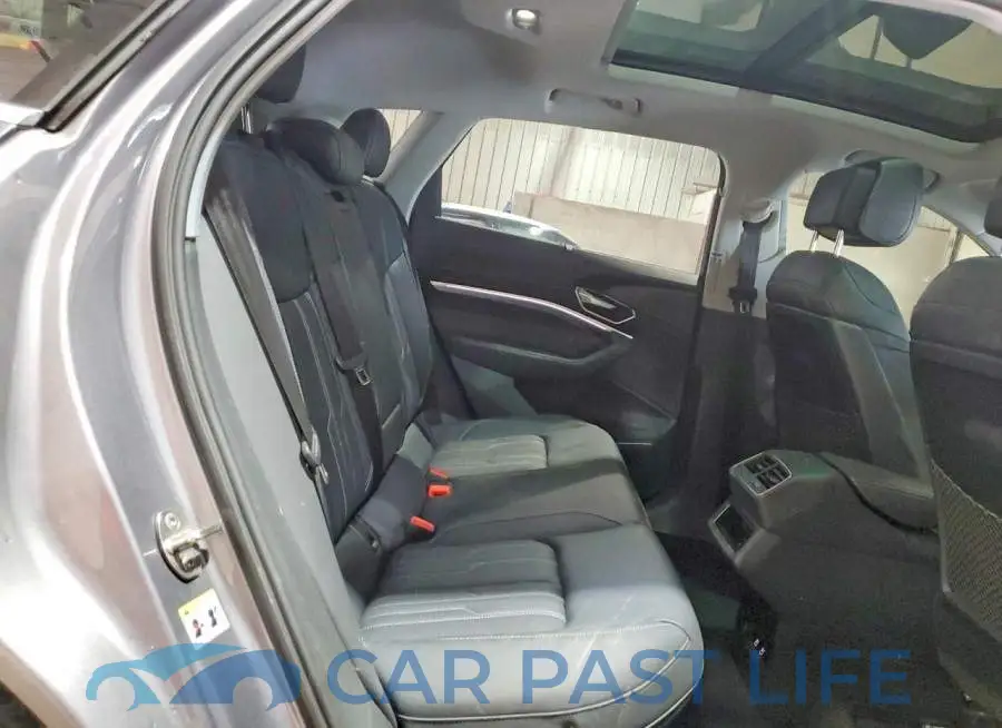WA1VAAGE3MB018135# 11
