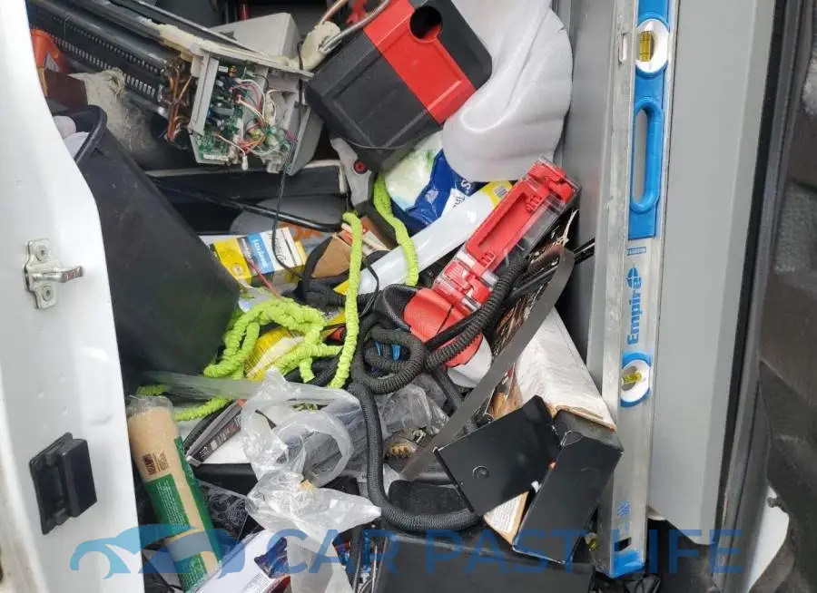 1GTW7AFP5M1156017# 11