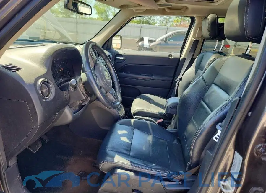 1C4NJPFA2HD136937# 7