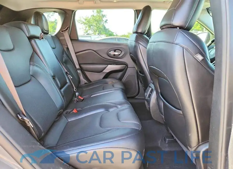 1C4PJMDX2MD172037# 11
