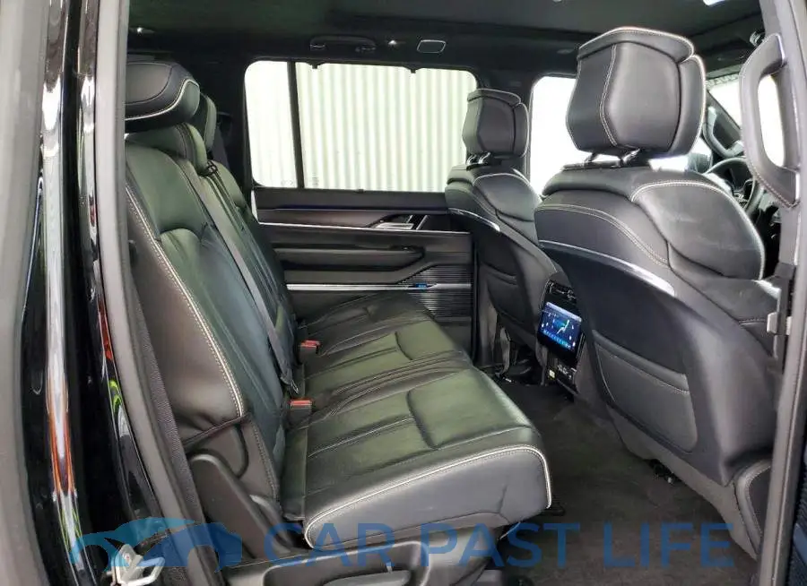 1C4SJSFP5RS161757# 11