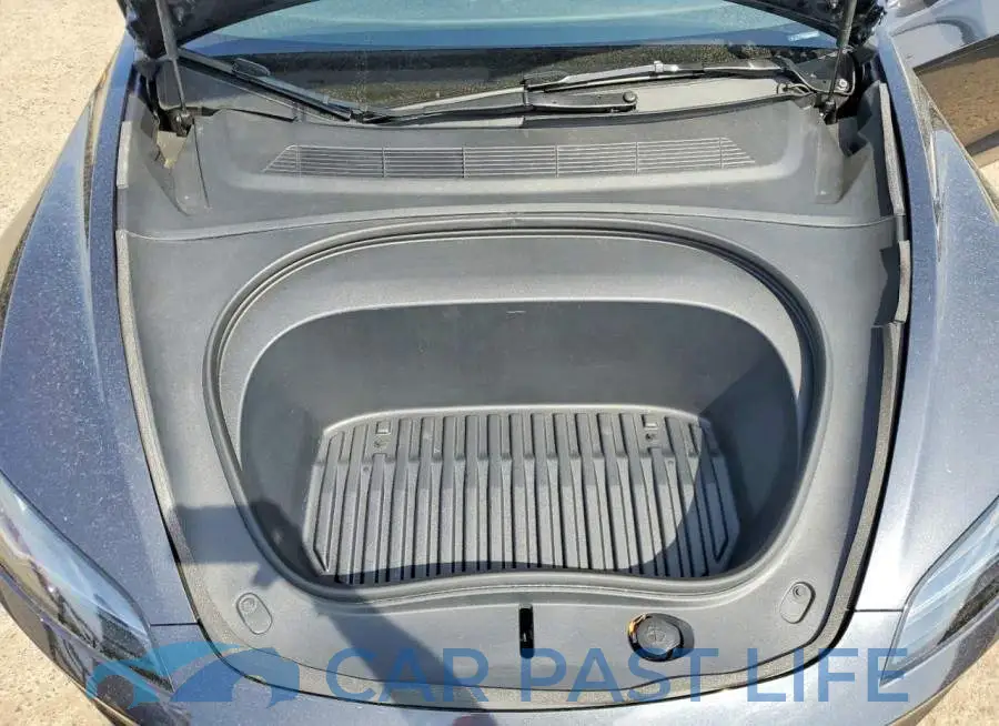 5YJ3E1EA8SF876986# 11