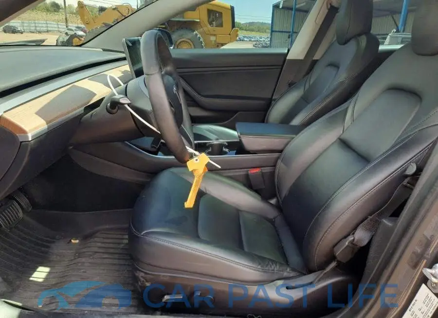 5YJ3E1EC3LF601738# 7