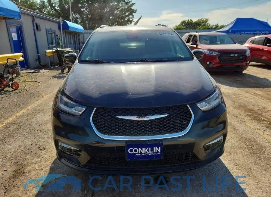 2C4RC1BG4NR116135# 5