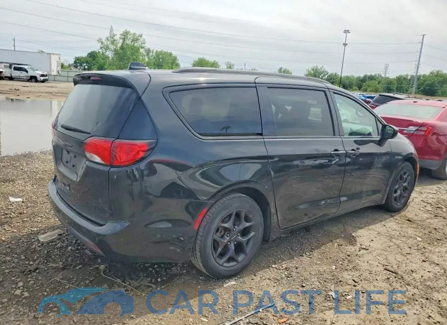 2C4RC1EG0JR351752# 3