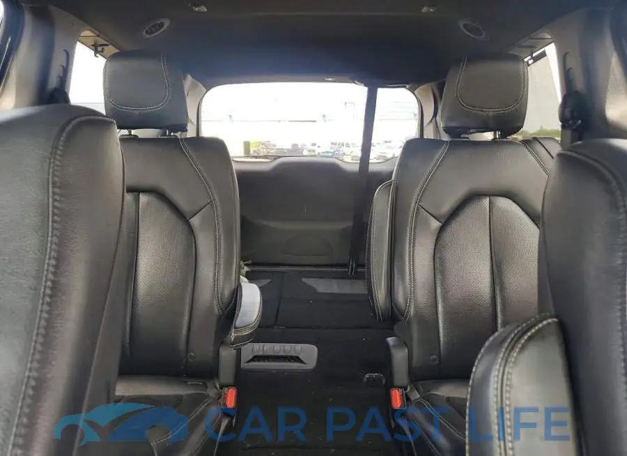2C4RC1EG0JR351752# 10