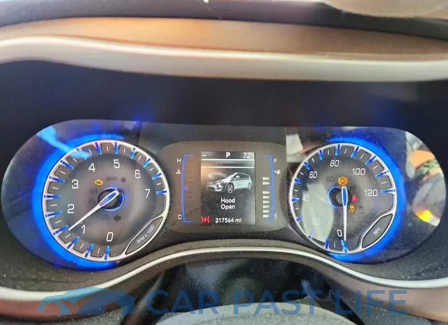 2C4RC1FG9JR131458# 9