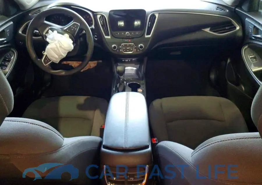 1G1ZD5ST4SF145535# 8