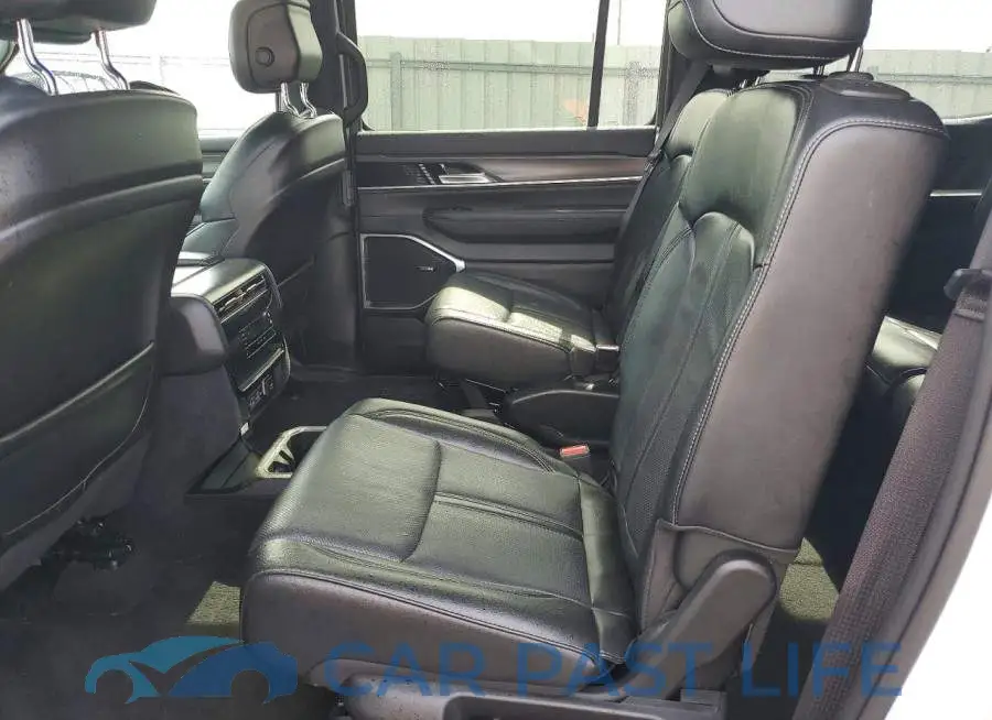 1C4SJVBP7RS176428# 11