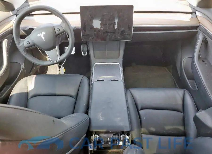 5YJ3E1EB5NF263690# 8