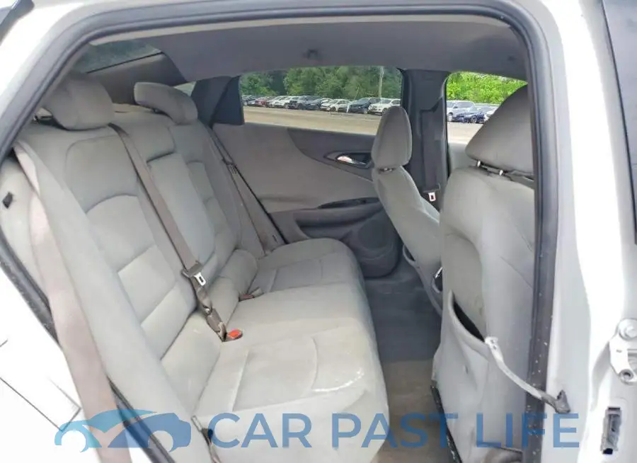 1G1ZD5ST6NF135335# 10