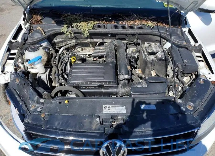 3VW2B7AJ1JM224991# 11
