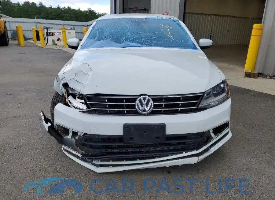 3VW2B7AJ1JM224991# 5