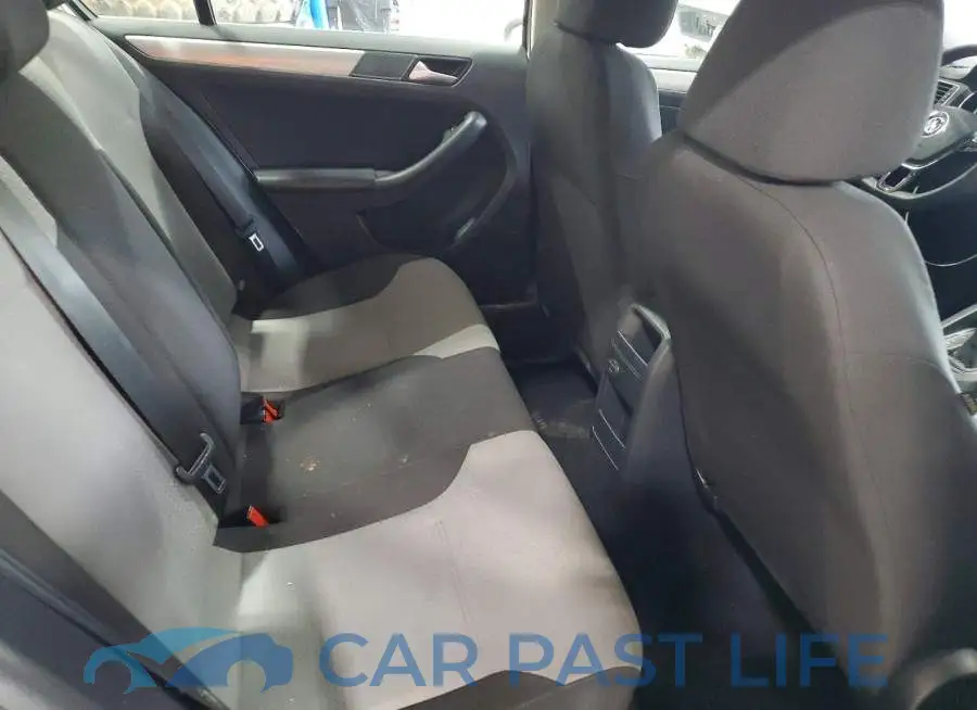 3VW2B7AJXHM389562# 10