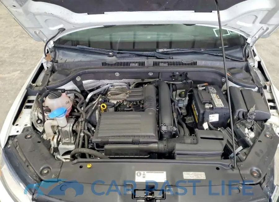 3VW2B7AJXHM389562# 11