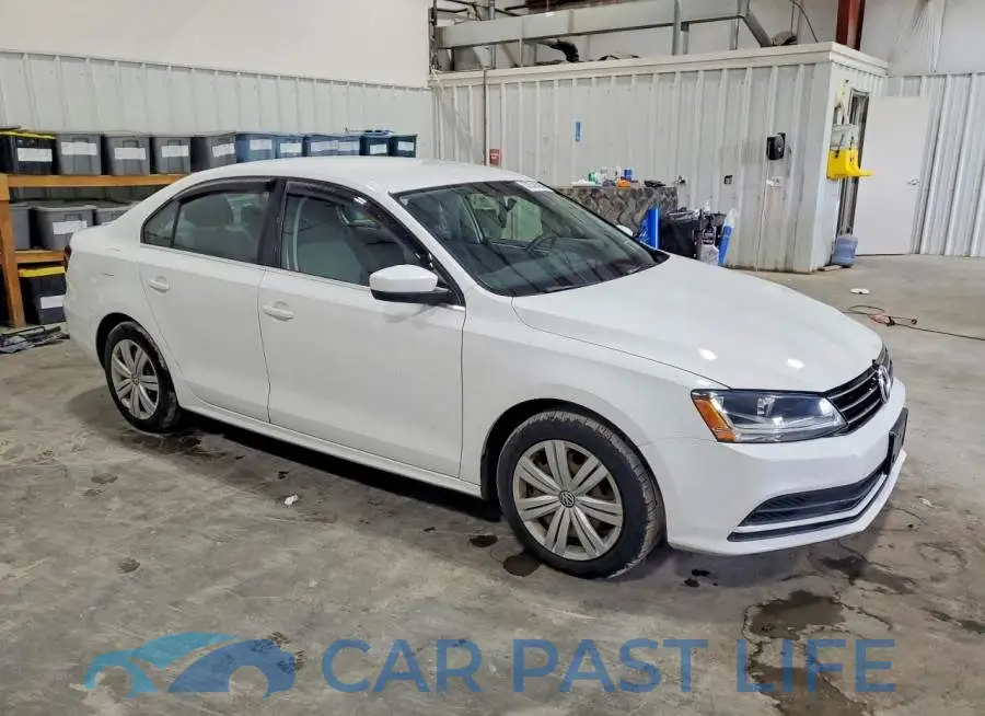 3VW2B7AJXHM389562# 4