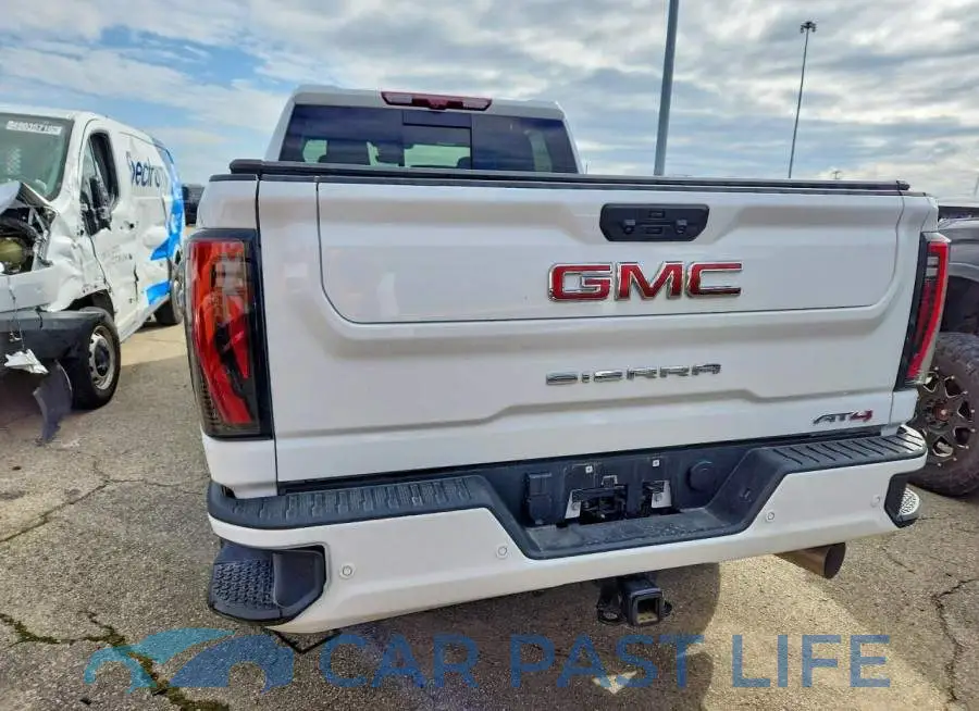 1GT4UPEY7SF363697# 6