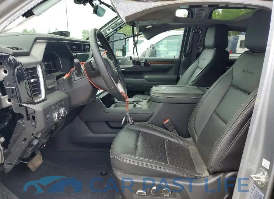 1GT4UREY8SF355555# 7