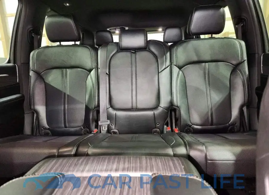 1C4SJUBPXRS136452# 10