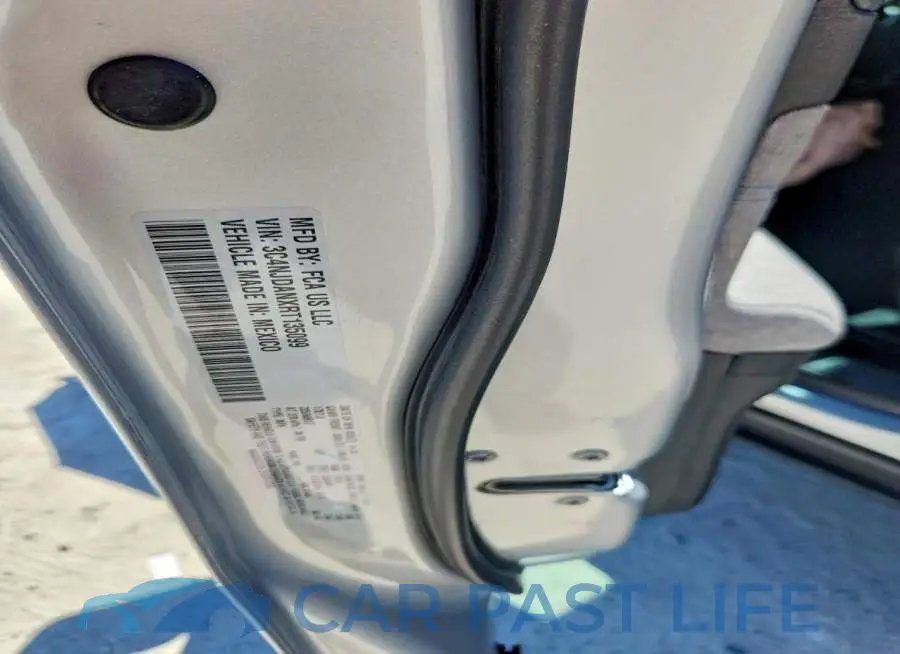 3C4NJDANXRT135099# 14