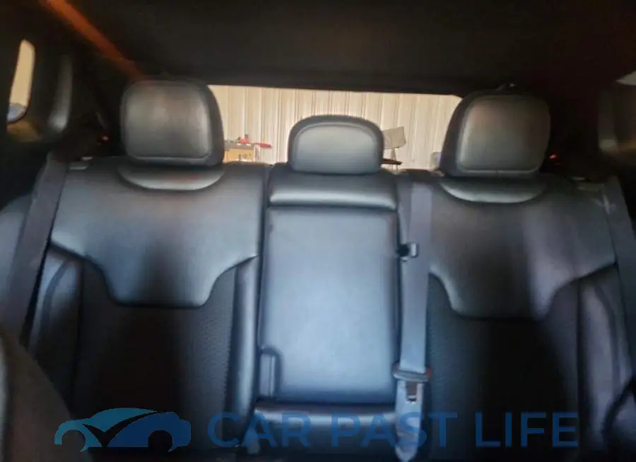 3C4NJDBN4RT109404# 10