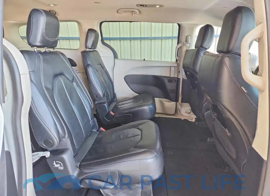 2C4RC1BG5NR179261# 11