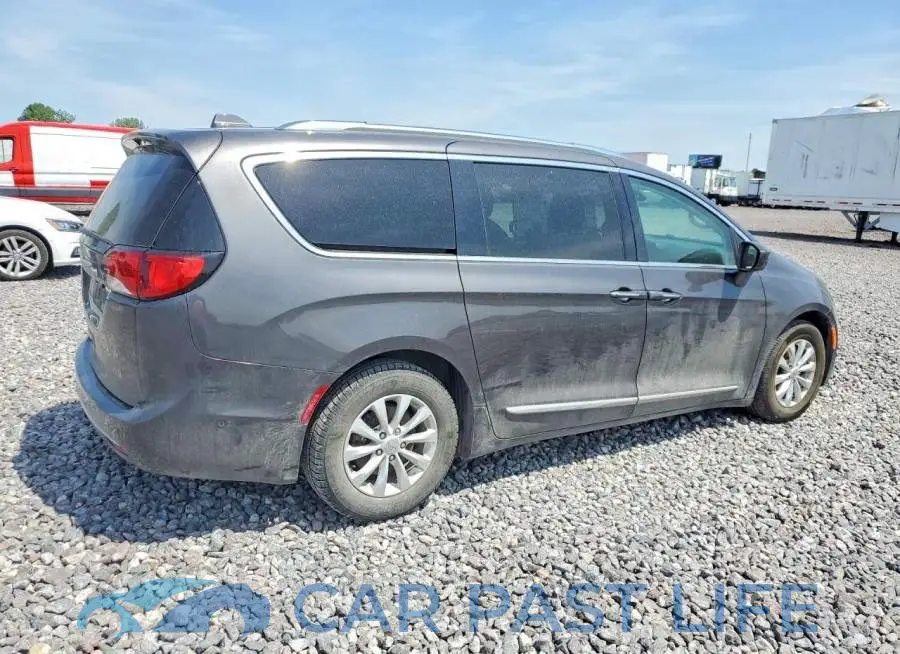 2C4RC1EG1JR321563# 3