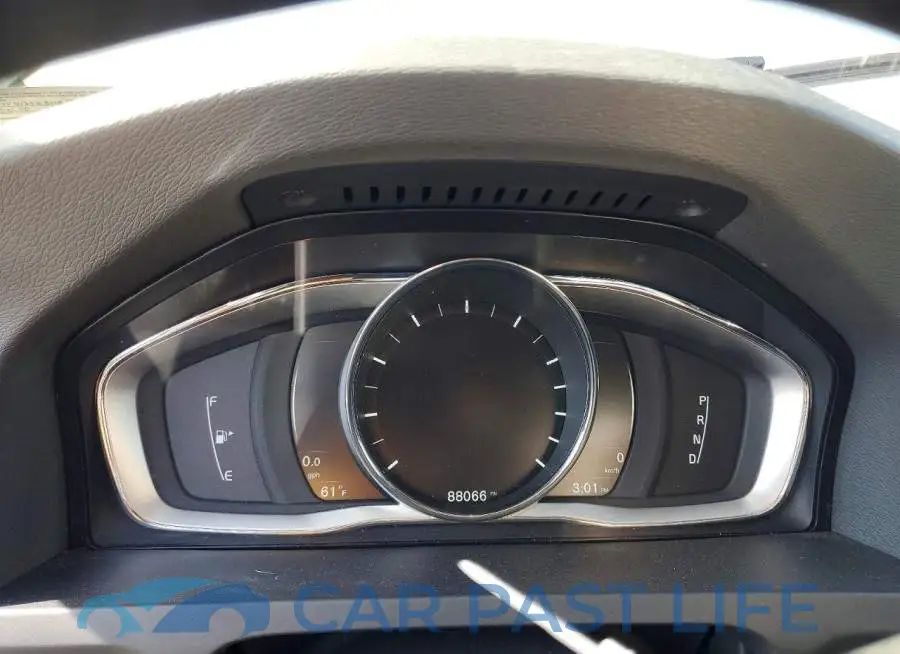 LYV402TK8HB138457# 9