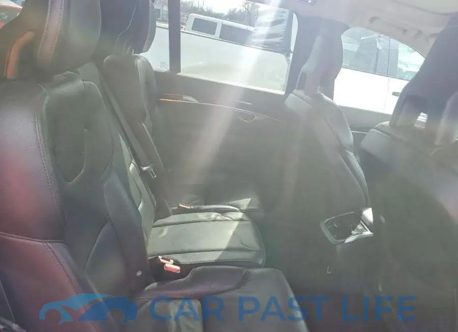 YV4A22PKXJ1322588# 11