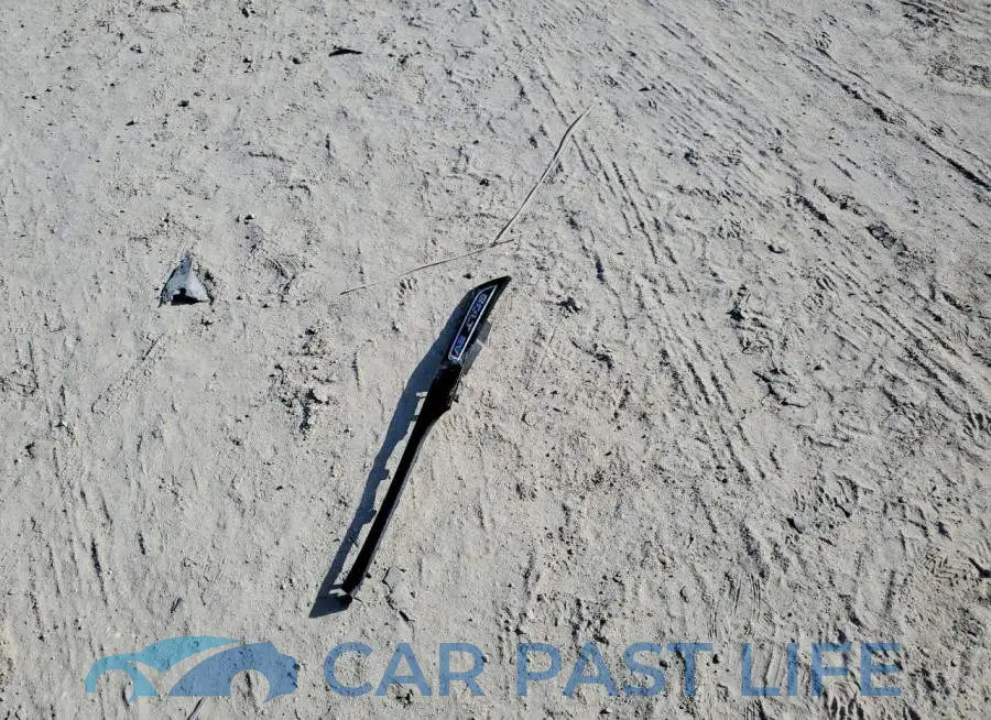 1G1FZ6S07M4112592# 13