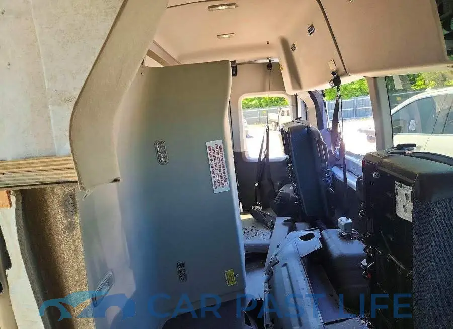 1FDVU4X8XRKB32287# 11