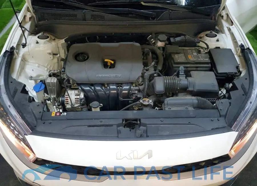 3KPF24AD8RE732085# 11