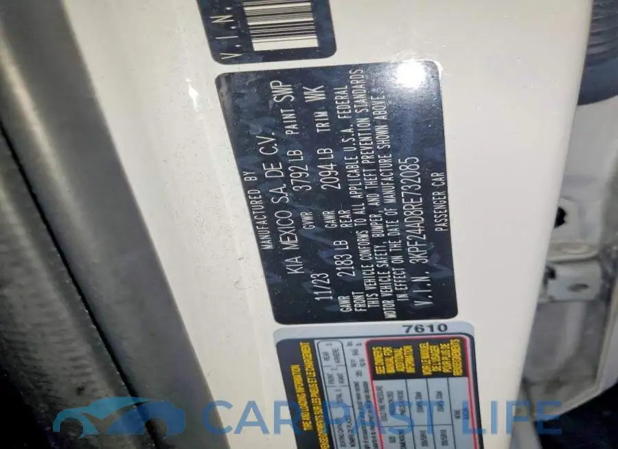 3KPF24AD8RE732085# 13
